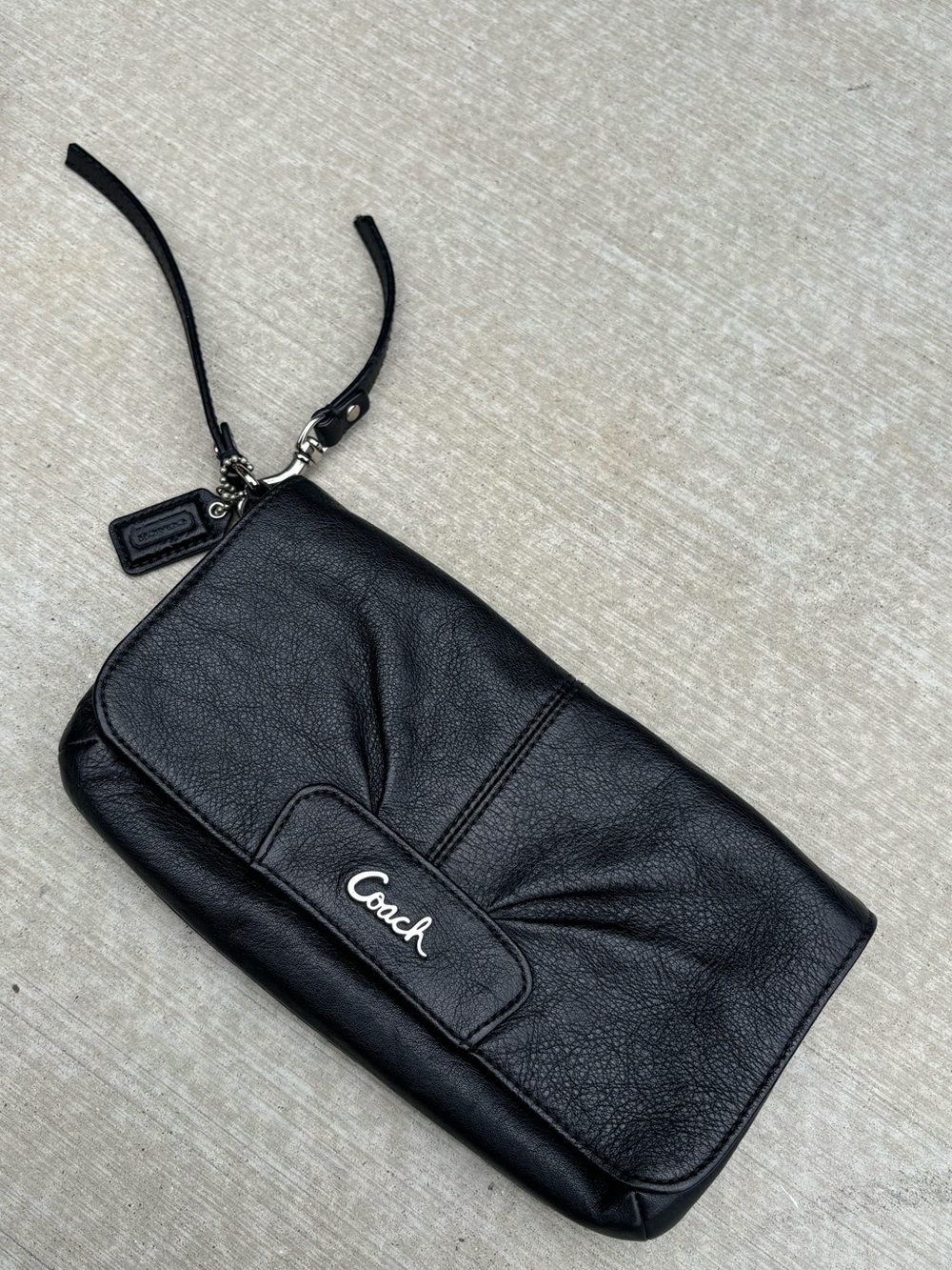 2000s Coach Ashley Black Leather Clutch
